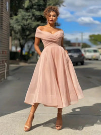 Anouk - Μακρύ Φόρεμα με Σχέδιο Off-Shoulder και Κολακευτική Γραμμή