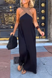 Robe sans manches à col halter avec coutures croisées