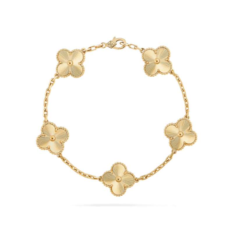 Olvoria | Clover Luck Bracelet | Elegant and Hypoallergenic | Adjustable