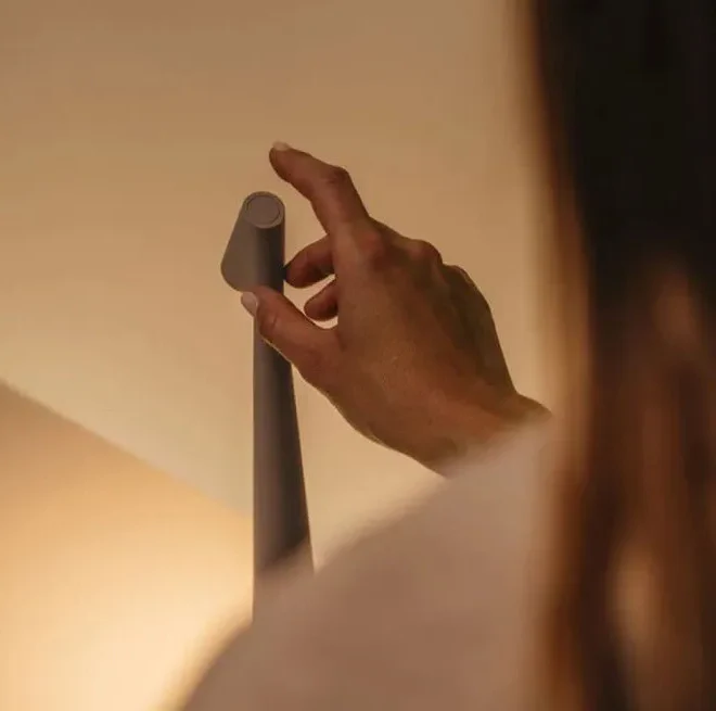 Olvoria | Nordic Minimalist Design Mood Lamp | Wireless | LED | Reading Lamp | Dining Lamp