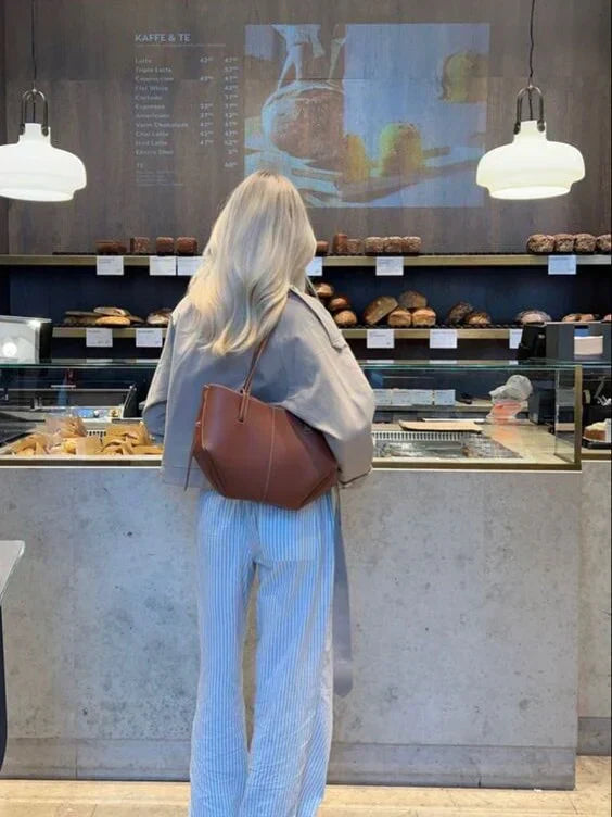 Olvoria | Voss – Vintage Leather Shoulder Bag for Women | Spacious, Elegant and Timeless Design