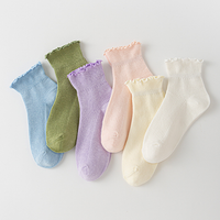 Olvoria | Calcetines tobilleros con volantes y textura acanalada para mujer