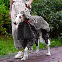 Impermeable para perro con cuatro patas y capucha con patrón reflectante