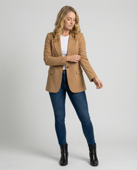 Blazer elegante para mujer con ajuste perfecto y estilo versátil | Olvoria Fashion