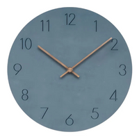 Reloj de pared de madera con estilo minimalista y elegancia